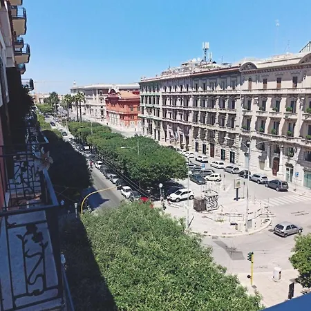 Cavour 133 בארי