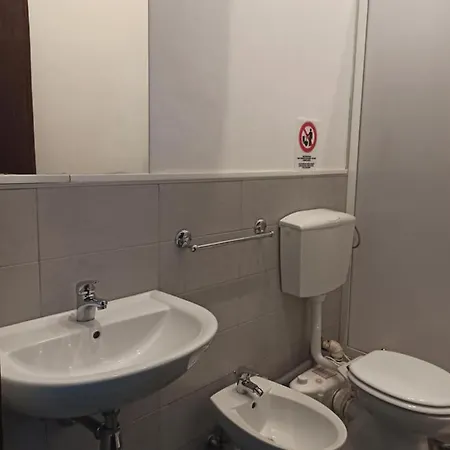 Cavour 133 Konukevi 3*