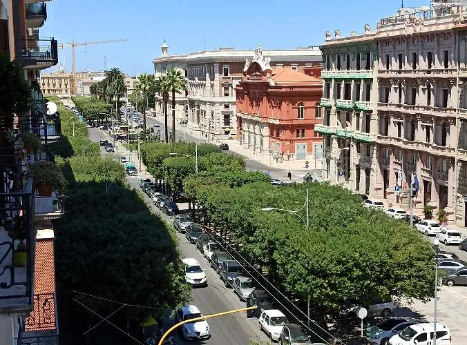 Cavour 133 3* Бари